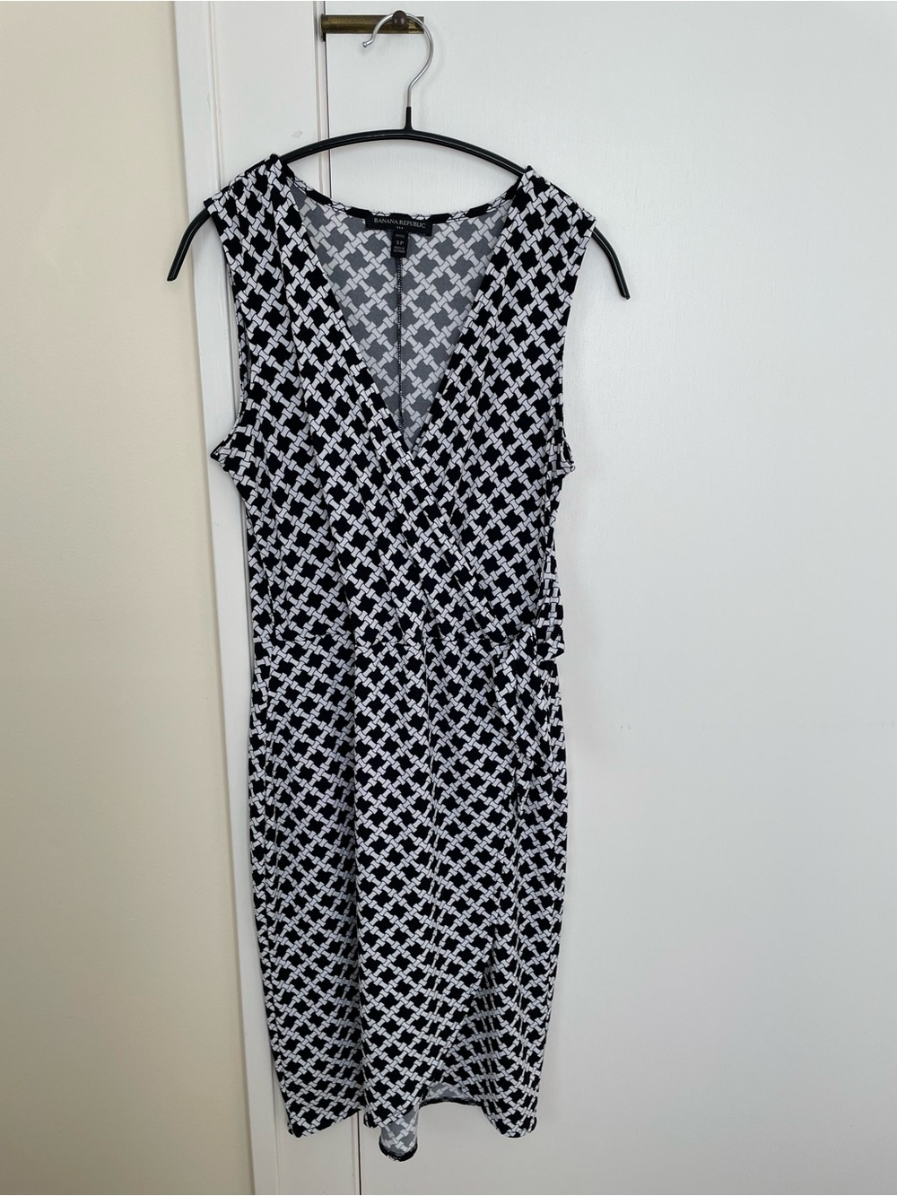 Banana Republic Black & White Geometric Wrap Dress